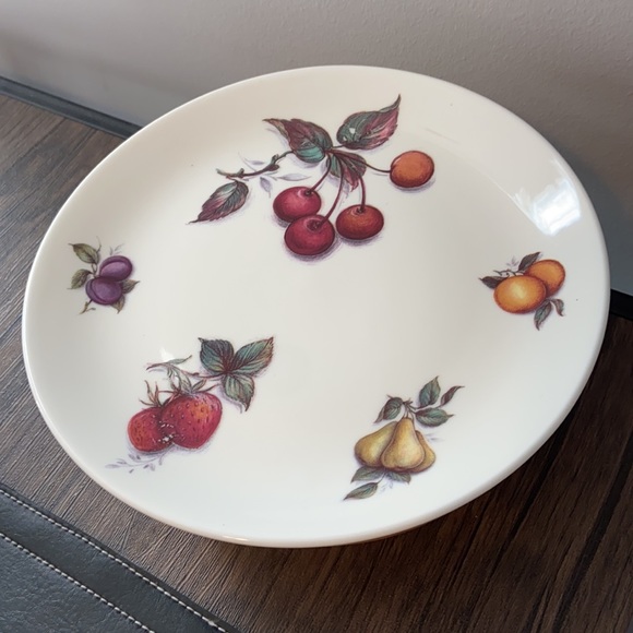 Four (4) Springfield Bone China fruited salad plates 7.5” - Picture 5 of 9
